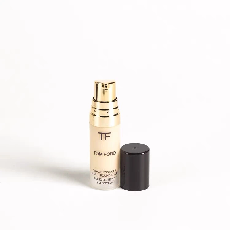 TOM FORD柔雾粉底液