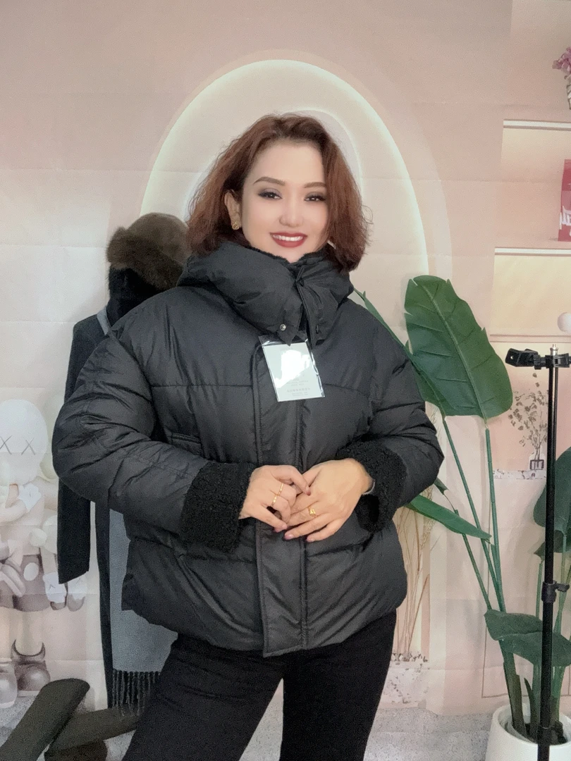 今年流行的小个子棉服女短款2024冬季新款拼接棉衣棉袄