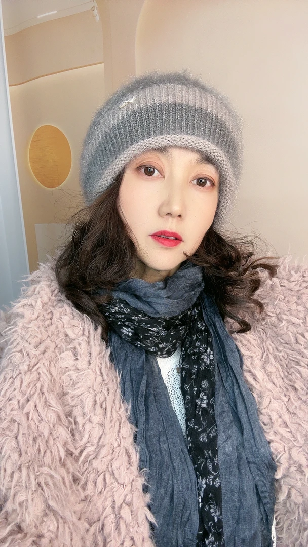松鼠绒冬季女士韩版撞色时尚百搭堆堆帽双层保暖休闲针织帽2302b