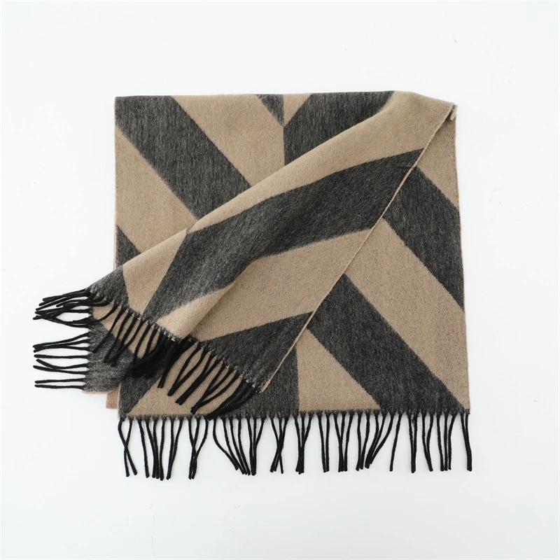 11/26几何提花拉德羊羔毛围巾披肩23451015