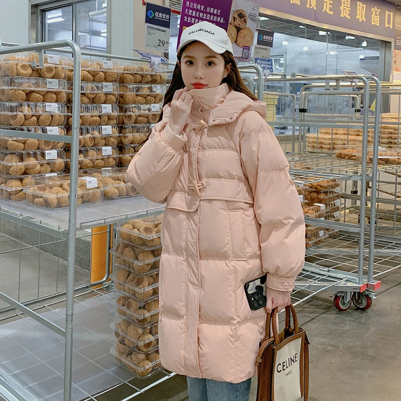 粉色牛角扣羽绒服女中长款冬季加厚外套今年流行设计白鸭绒面包服