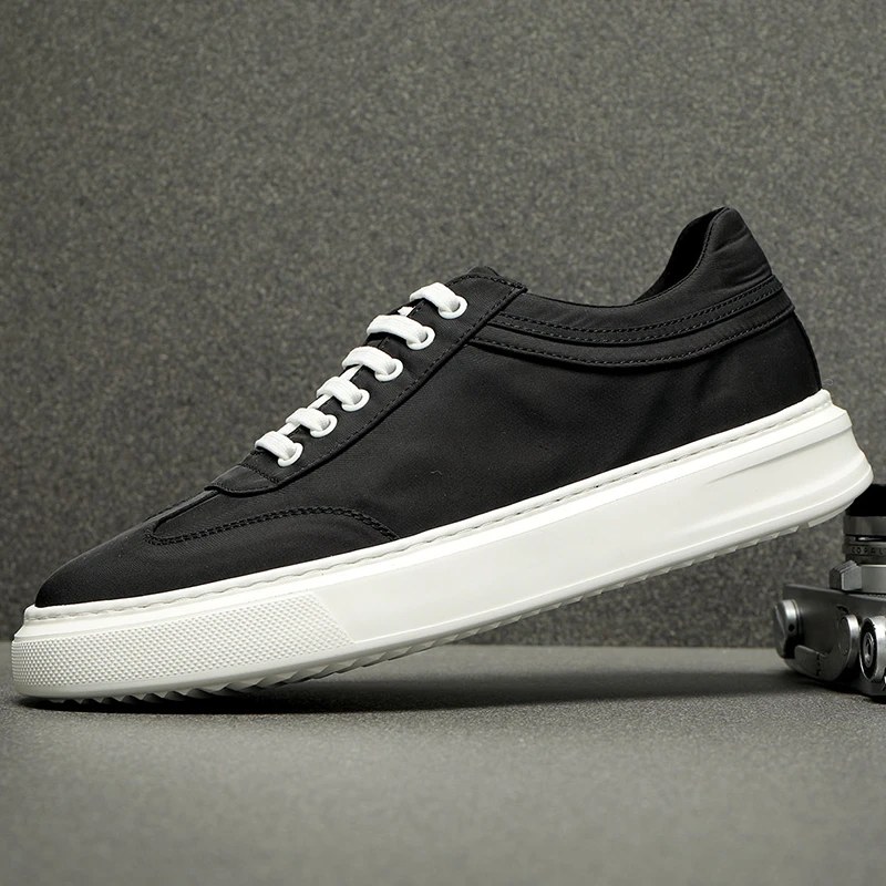 夏季2025新款官方正品百搭素面小黑软底男士休闲户外男鞋夏季透气