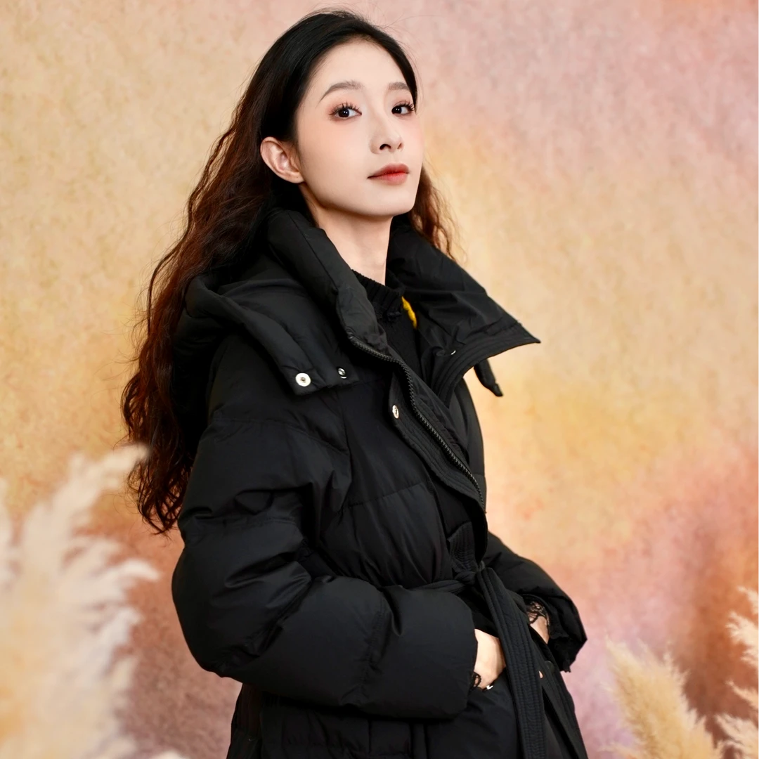 两三事 热感效应 秋冬新款长款保暖收腰羽绒服