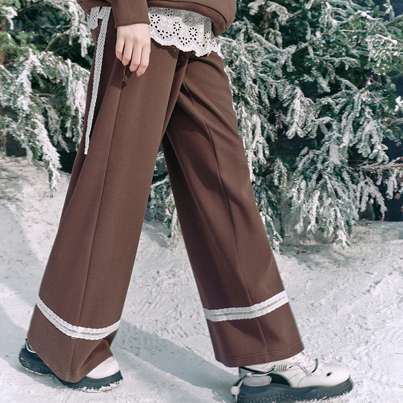 两三事一帘绒梦2025冬季新款可拆蕾丝屁帘加绒卫衣裤女宽松休闲裤