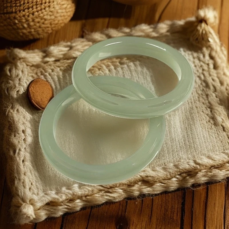 天然和田玉高冰晴手镯（多样性发货发一）1213