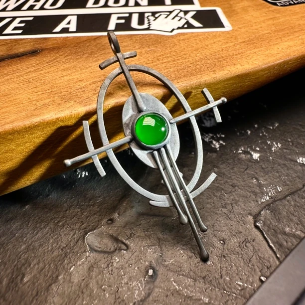 “黑十字”Lilith 阳绿十字架吊坠 天然缅甸翡翠 贡山商店