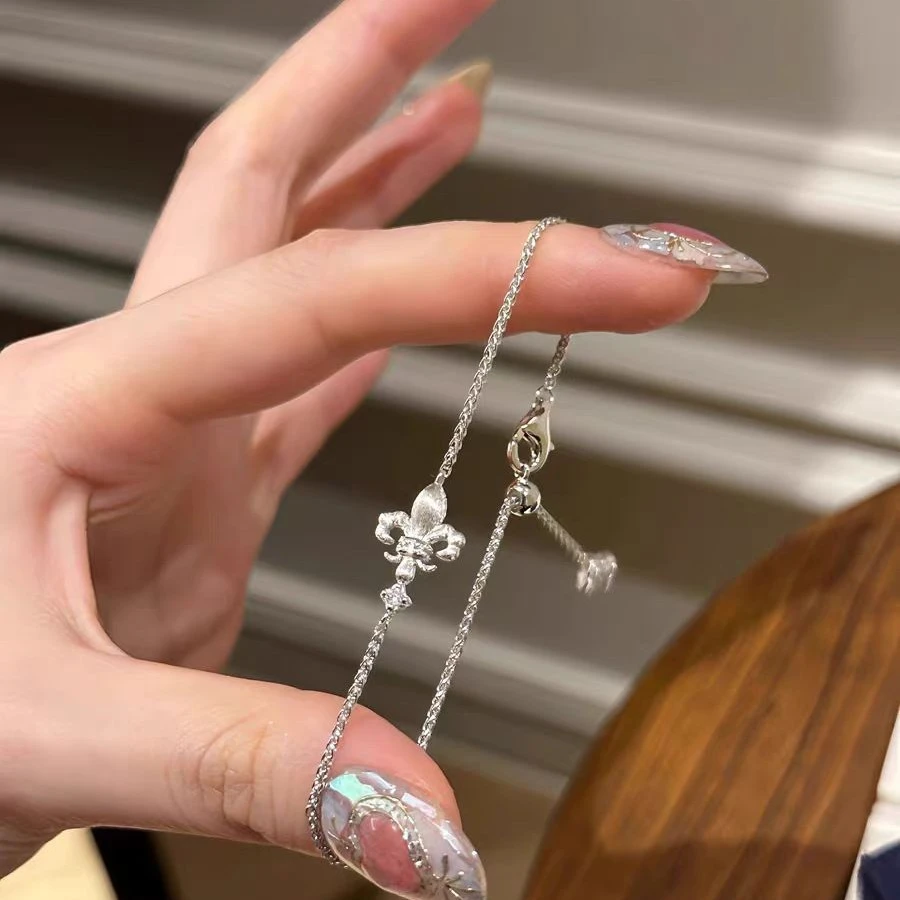 手链 法式拉丝鸢尾花微镶手链ins小众设计轻奢复古时尚手环