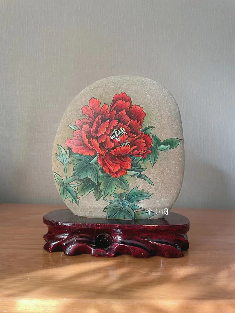 涂小图石头画牡丹花带实木底座