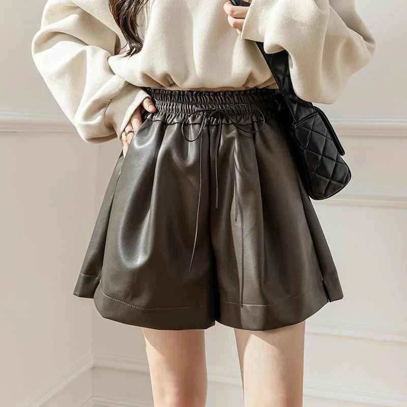 pu皮短裤女秋装新款2023高腰显瘦阔腿裤咖啡色外穿小皮裤a字靴裤