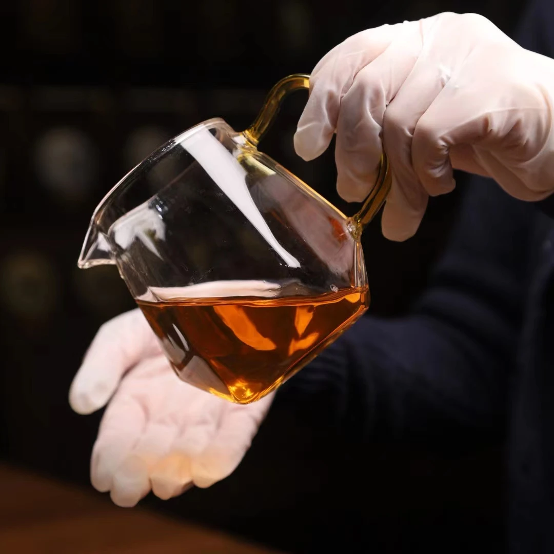 【14491】空箱子 来波信任  普洱茶