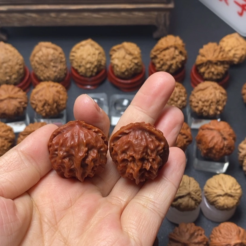 【闪购商品】桃核把件蒜*