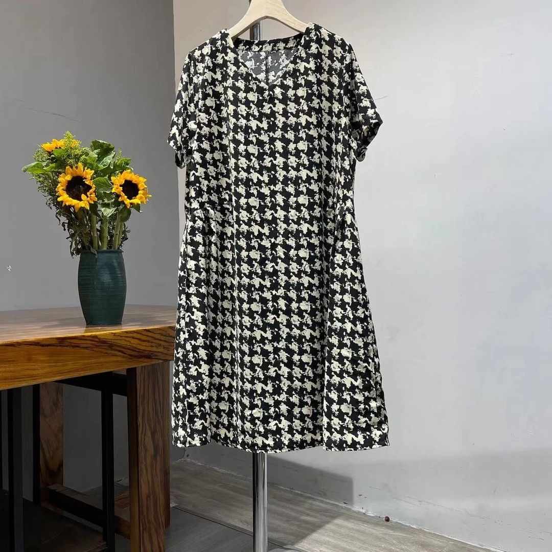 243夏季新款遮肉显瘦洋气减龄连衣裙