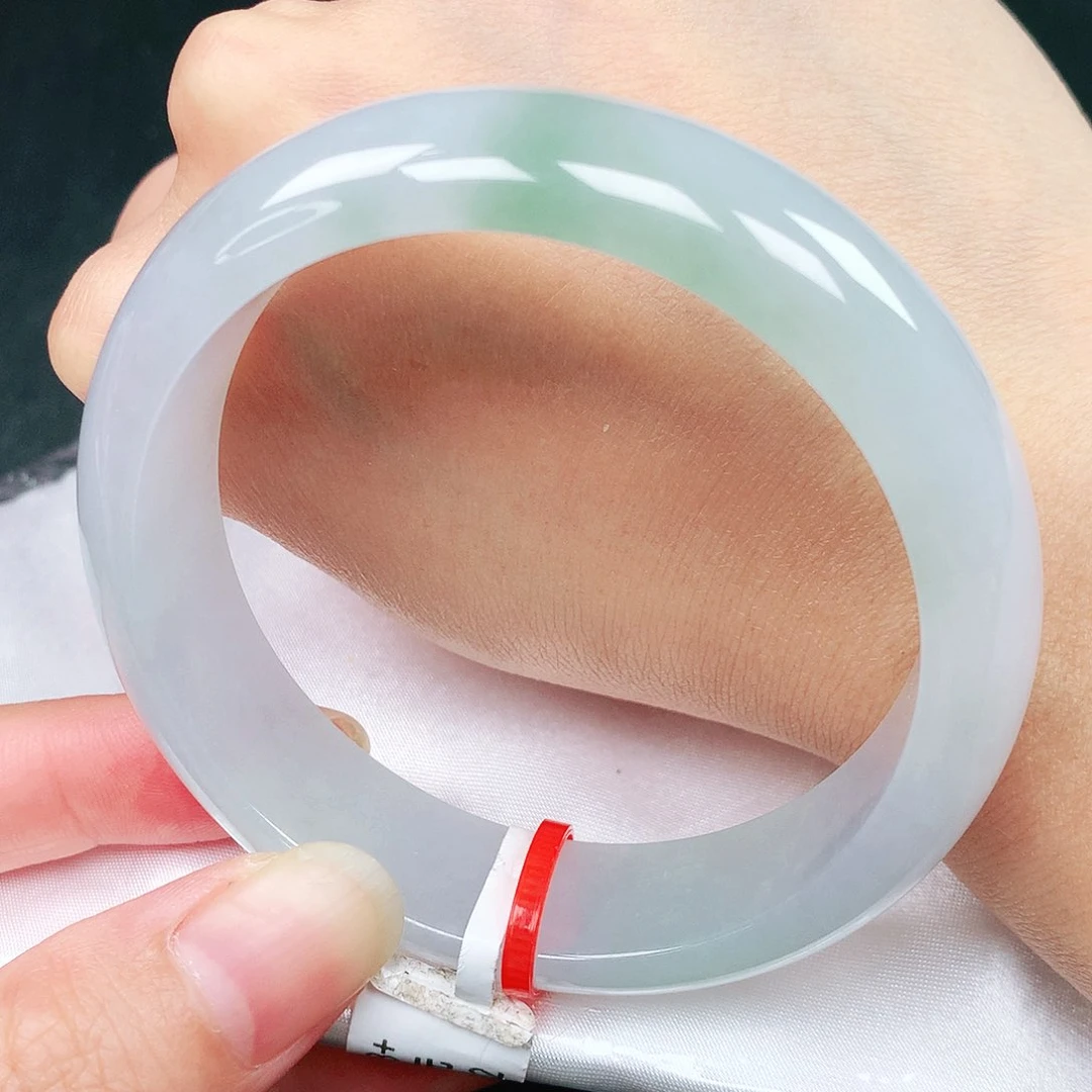 翡翠手镯未镶嵌58圈