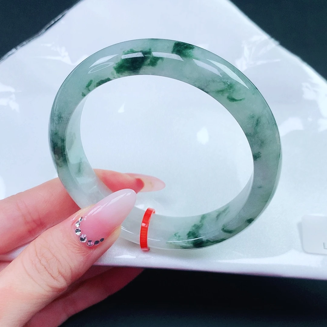 翡翠手镯未镶嵌57圈