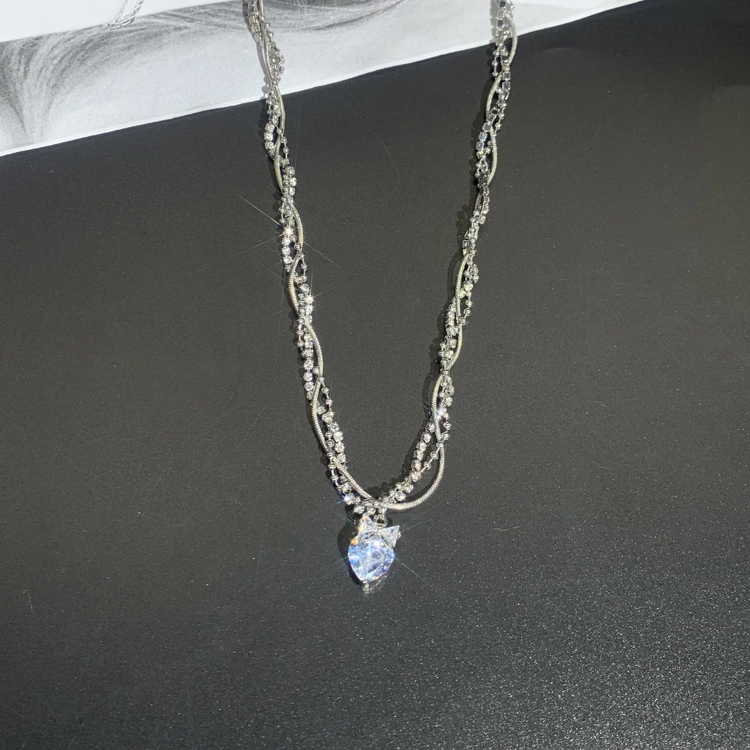 钛钢项链 557-满钻坠链设计感三层缠绕蓝色妖姬项链