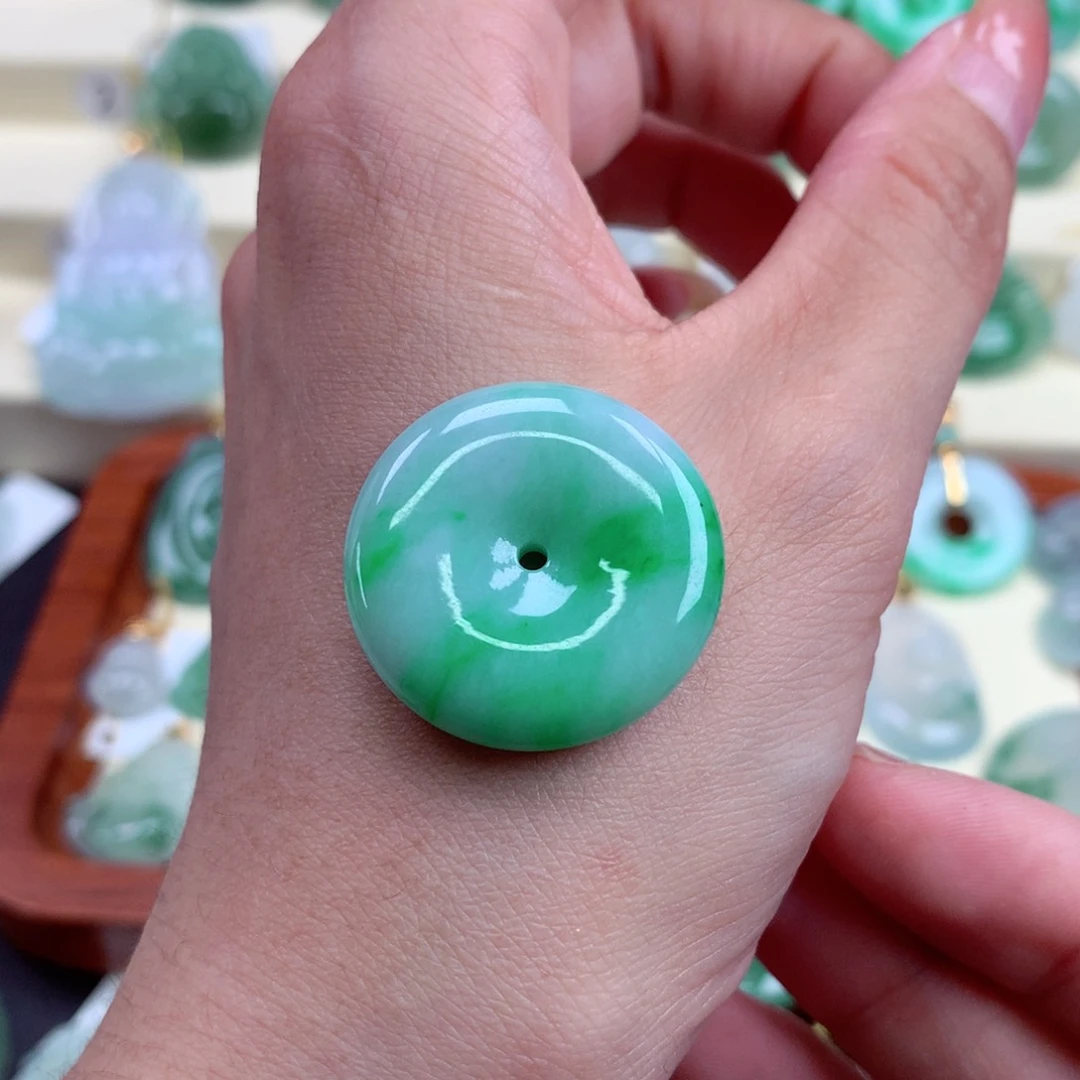 翡翠颈饰未镶嵌翡翠Ａ货吊坠