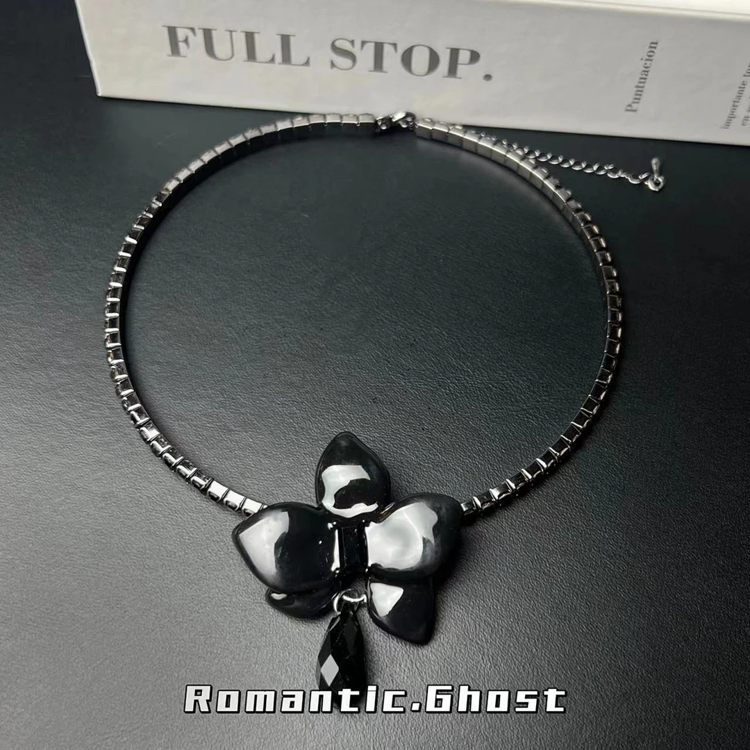 铜合金项链 甜酷黑色辣妹高级感花朵辣妹轻奢小众时尚项圈项链