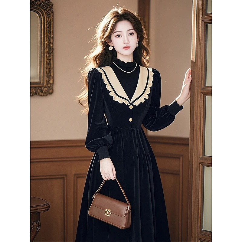 秋冬新款轻奢高端精致时尚法式高级感赫本风黑色显瘦收腰连衣裙女