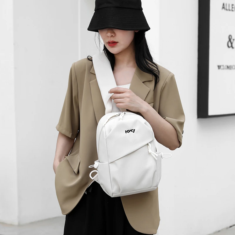 胸包女轻便款大容量运动风防水尼龙包多口袋斜挎包学生旅行单背包