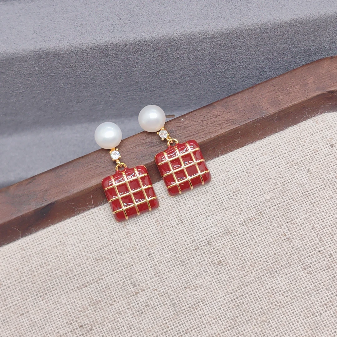 珍珠【Z193】气质红色棋盘格方块珍珠百搭耳环甜美银针耳钉