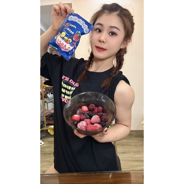 锅哥冷冻混合莓60.8大卡 14.2g碳 655mg花青素/草莓24大卡5.2g碳