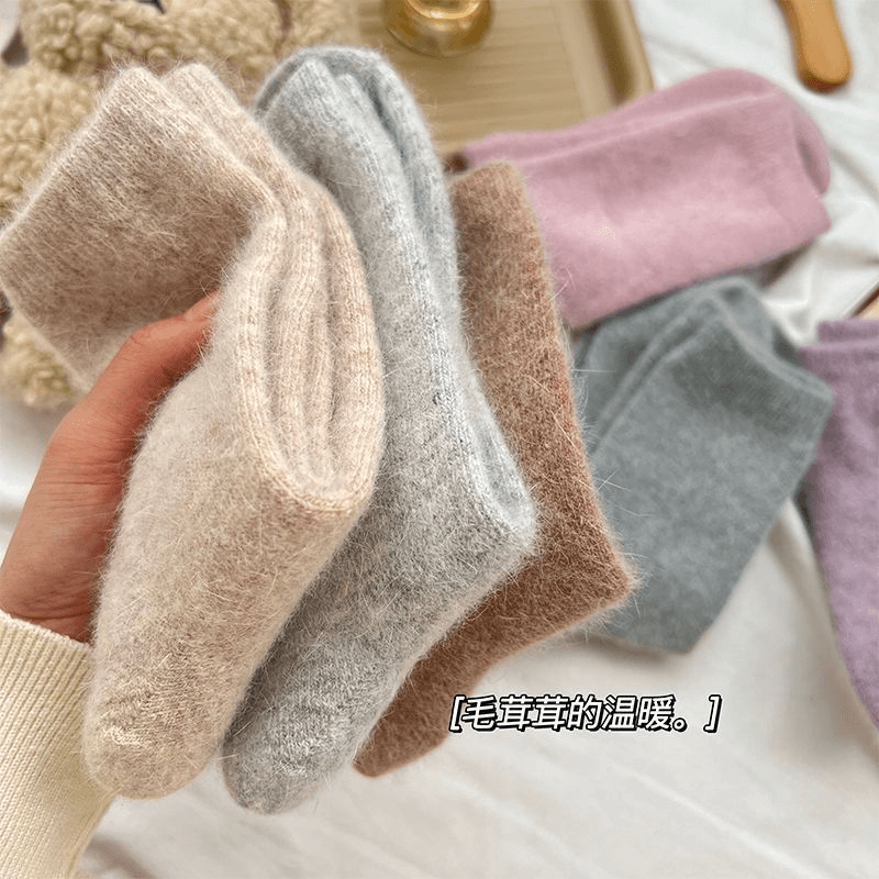 毛绒袜子女中筒袜秋冬季兔羊毛加厚保暖纯色毛毛ins潮冬天堆堆袜