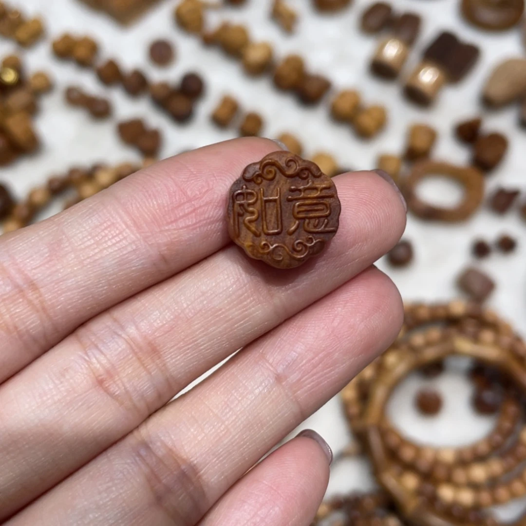 【闪购商品】檀香木吊坠枫**?小吊坠