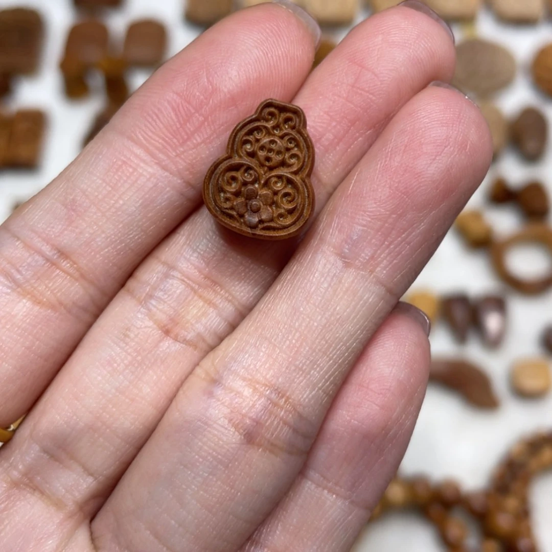 【闪购商品】檀香木吊坠戴****?小吊坠