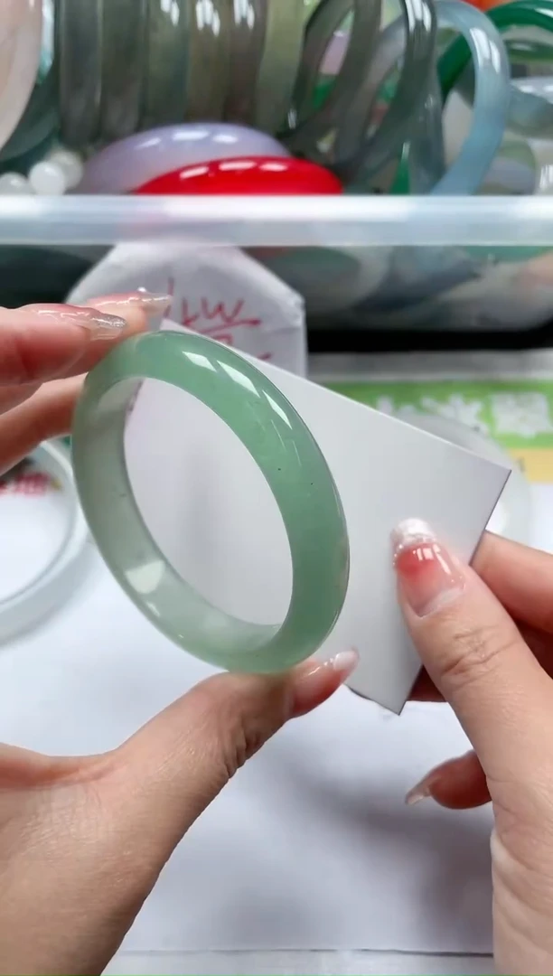 【闪购商品】石英质玉手镯未镶嵌191/56.8