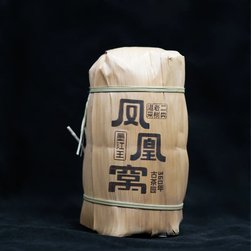 墨江-凤凰窝 2023年头春-凤凰山“顶端” 茶柱1000克 墨江王！古茶王