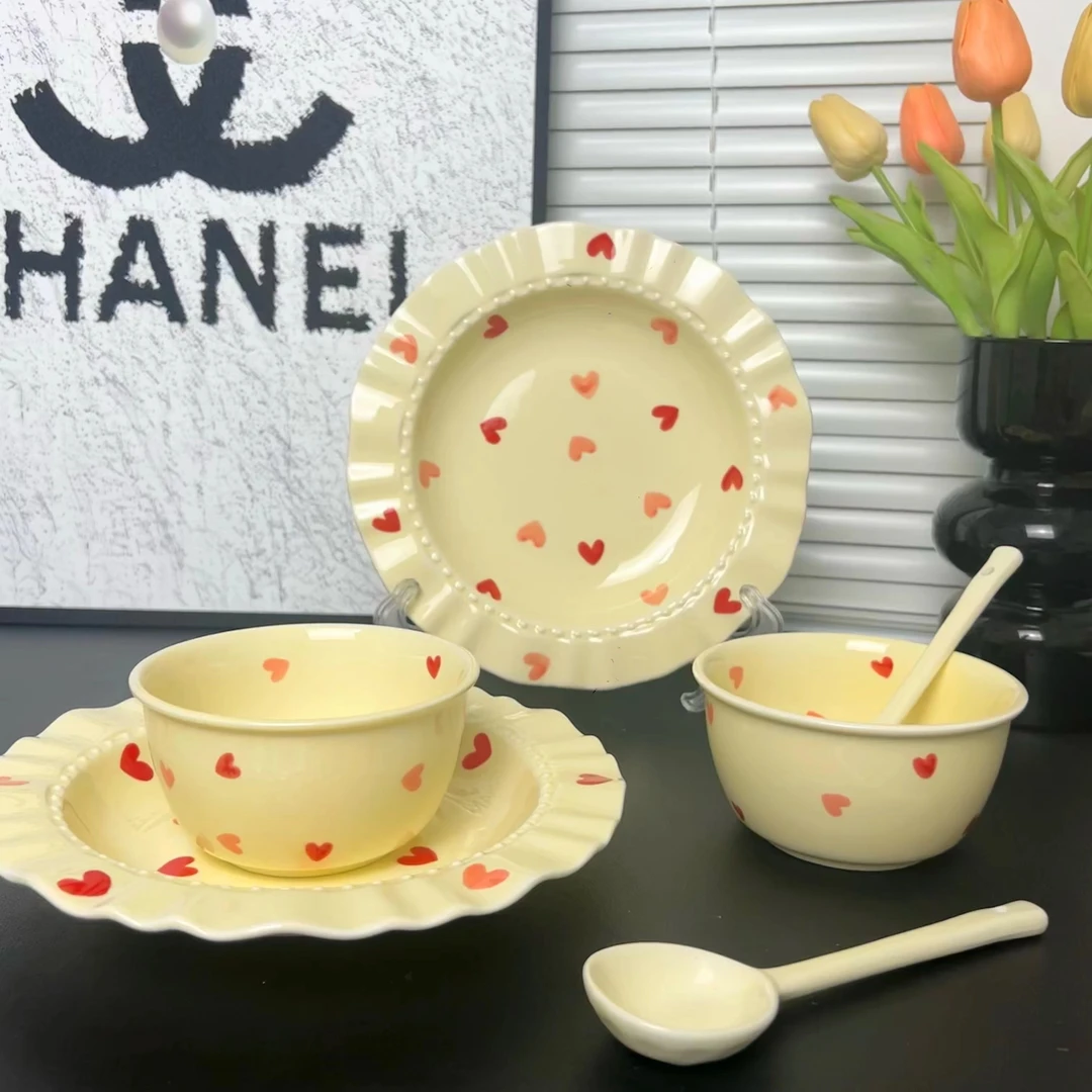 【6件套】奶油桃心家用陶瓷釉下草帽盘水果盘米饭碗勺子碗餐具套装