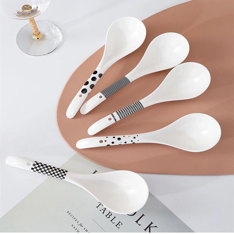 赫本风家用简约手工陶瓷柄汤勺不变形盛饭勺吃饭14厘米小喝汤勺