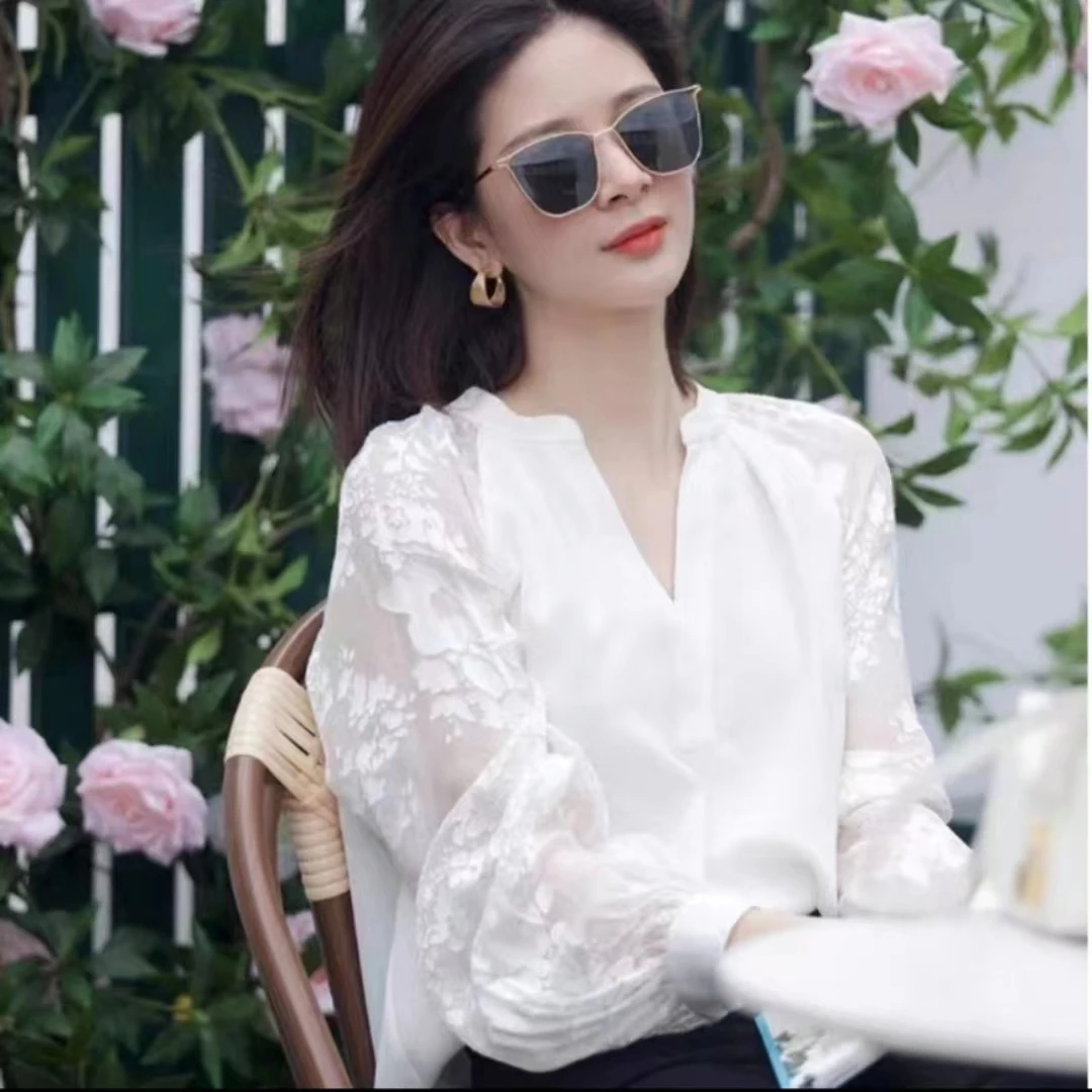 【红人上新】白雪皓皓~小众设计感显瘦V领气质时尚洋气桑蚕丝上衣
