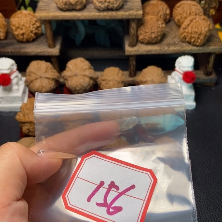 文玩核桃吊坠和*?元宝