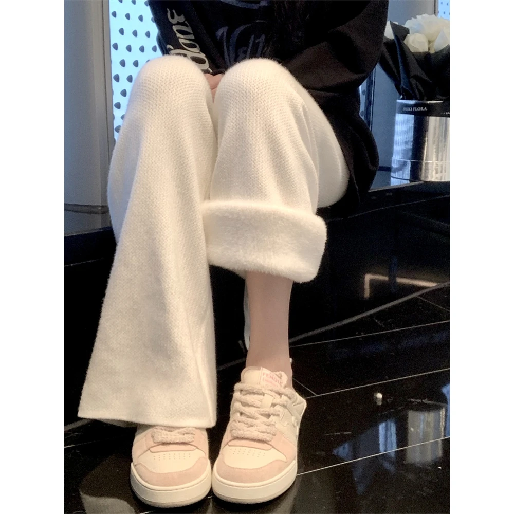 加绒加厚白色针织阔腿裤女秋冬季高级感温柔风垂感休闲直筒拖地裤