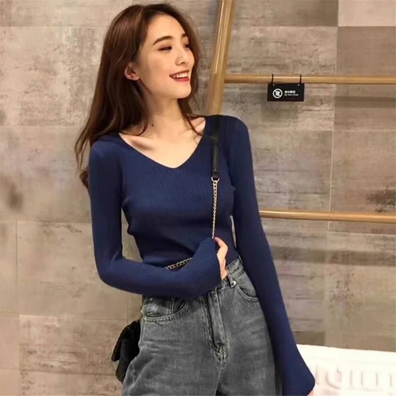高级感气质v领针织打底衫女秋冬设计感修身软糯内搭毛衣正肩上衣
