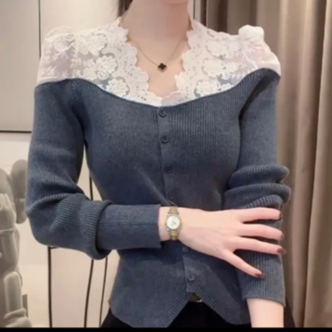 法式温柔风时尚拼接蕾丝花边秋冬气质收腰显瘦上衣打底衫女
