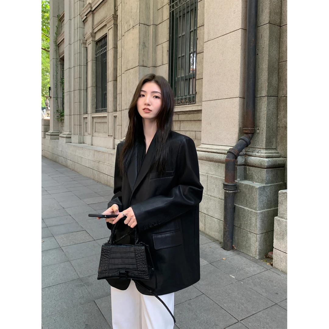 黑色pu皮衣西装外套女2025秋冬新款宽松气质高级感垫肩复古小西服
