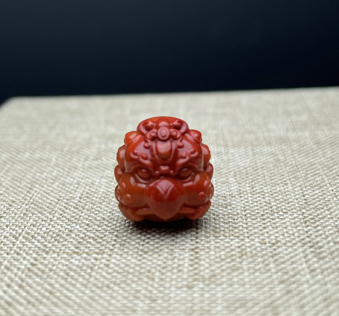 博玉南红满色满肉九口铁皮包浆精工精品百搭配珠配饰原矿无胶无裂
