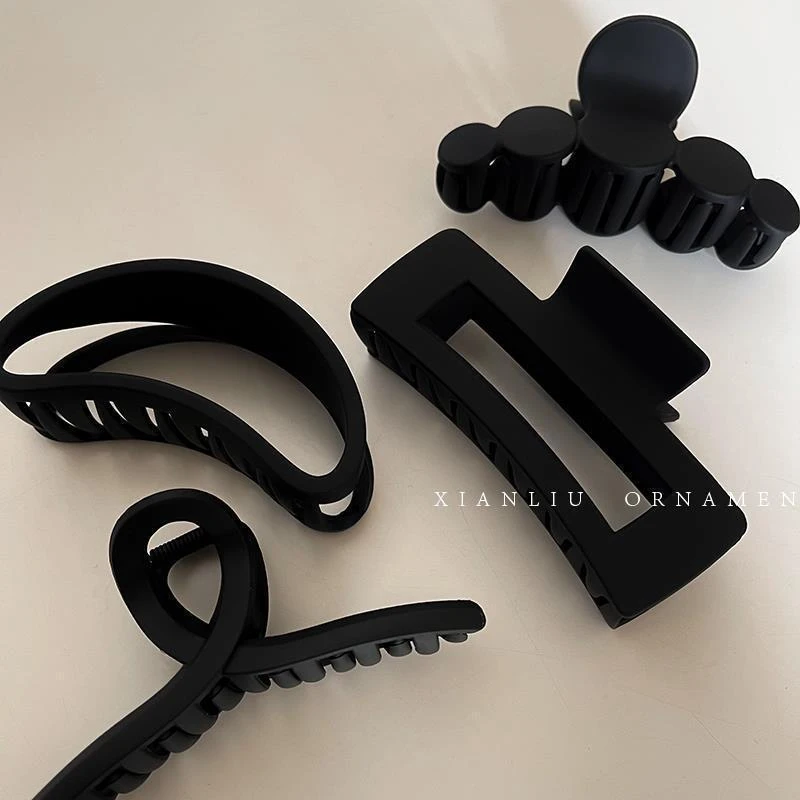 黑色抓夹气质盘发鲨鱼夹发夹后脑勺网红2021年新款夹子头饰