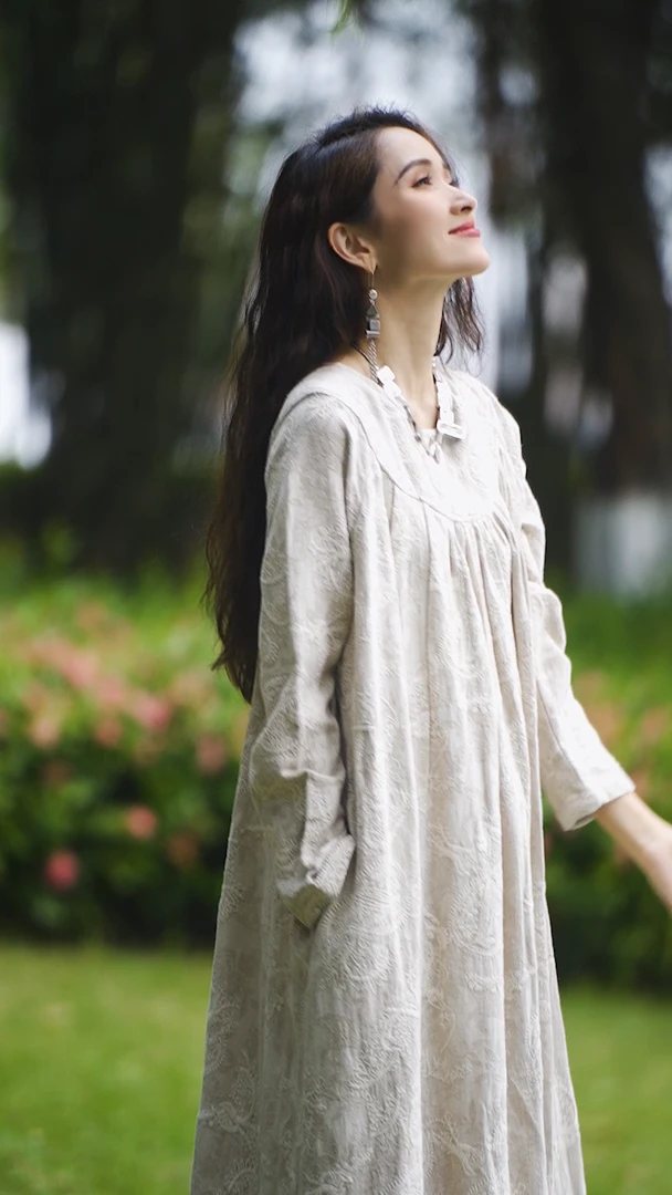 羽柔绣花定制连衣裙