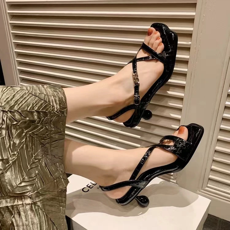 Taze/她泽巨软踩屎感百搭不累脚真皮凉鞋真皮小众链条设计高跟鞋