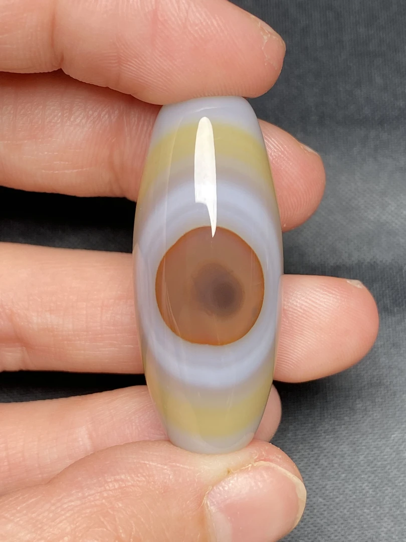 玛瑙玉髓珠子吊坠