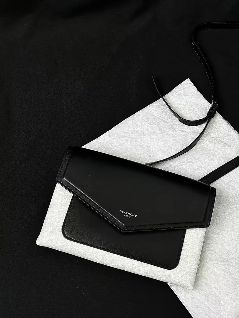 95新 Givenchy/纪梵希 CS5666/纪梵希 黑白拼色信封包