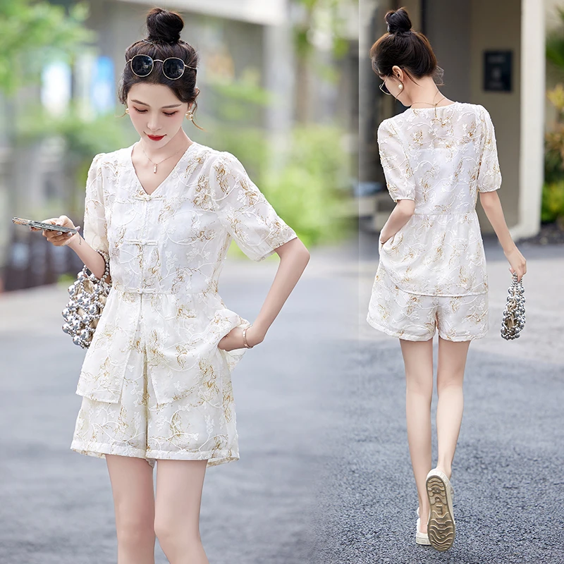 新中式国风刺绣套装女2024年夏季新款气质高端V领上衣短裤两件套