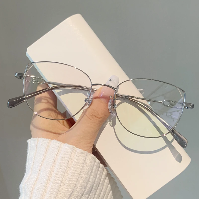 高级感猫眼眼镜框女近视可配度数防蓝光显脸小素颜镜眼睛超轻钛架