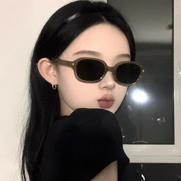 新款小框可折叠墨镜女显脸小旅游太阳镜开车偏光个性轻便防紫外线