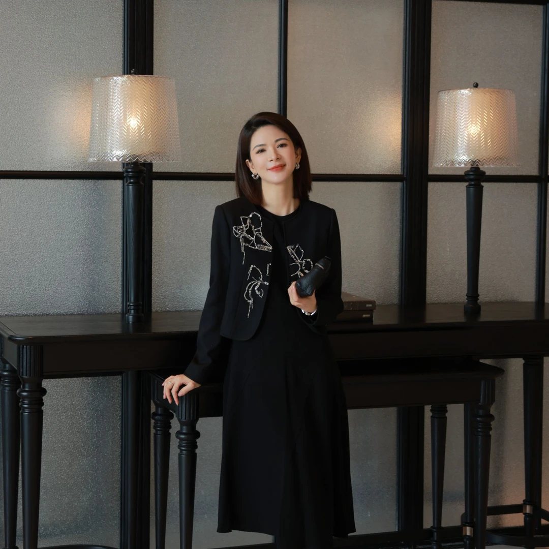 【安安原创】重工钉珠气质25年春季显瘦长袖轻奢时尚黑色短外套#128