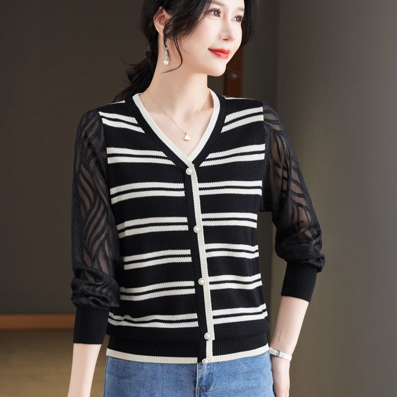 法式网纱拼接泡泡袖条纹针织打底衫女春季上衣新款v领假两件毛衣
