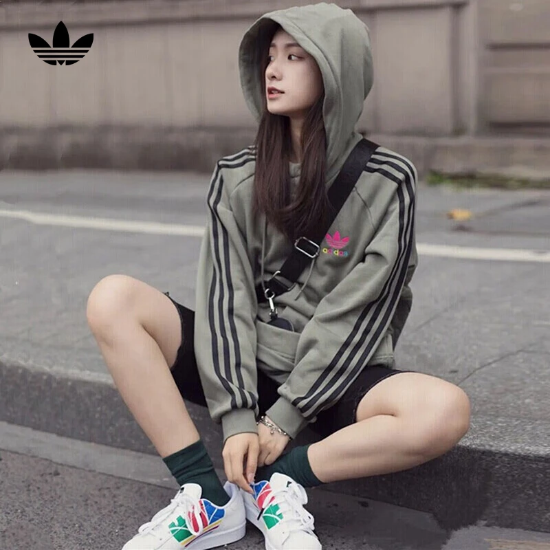 adidas/阿迪达斯【HU】刺绣彩标宽松版背部夹棉连帽卫衣百搭GV2930